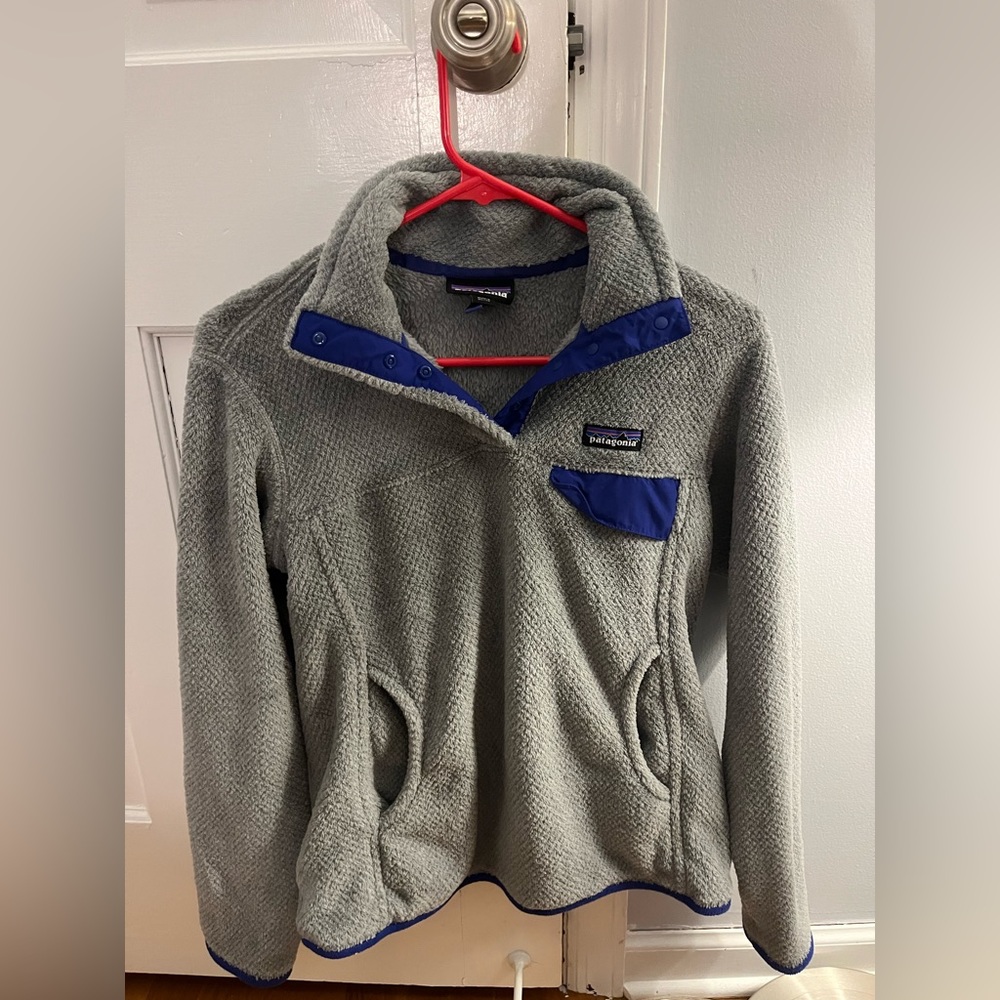 Gray women’s Patagonia fleece